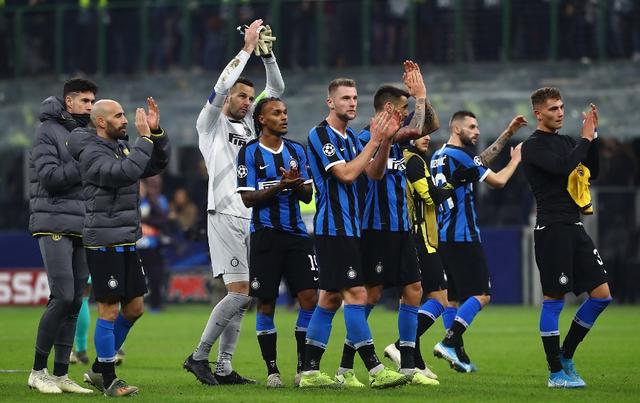 球击中门柱 球击中门柱